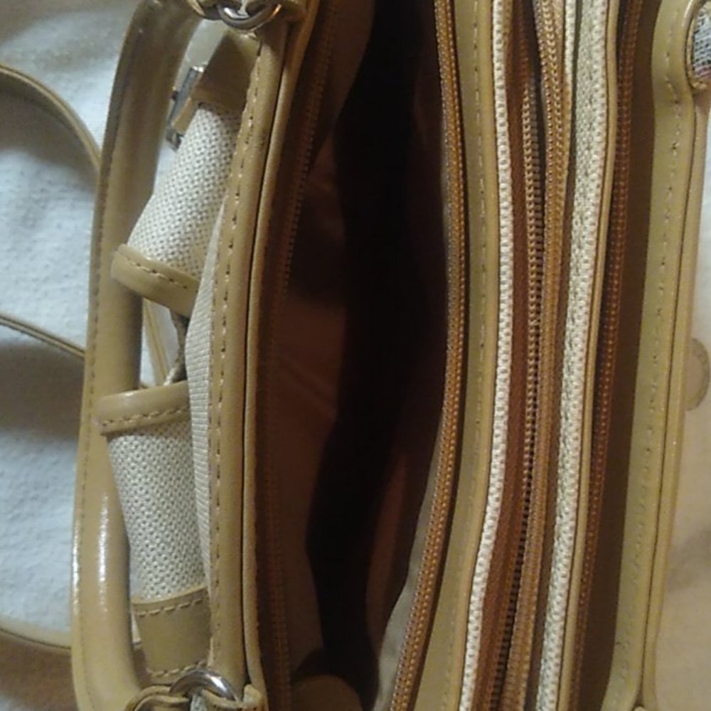 Handbag - Picture 4 of 10